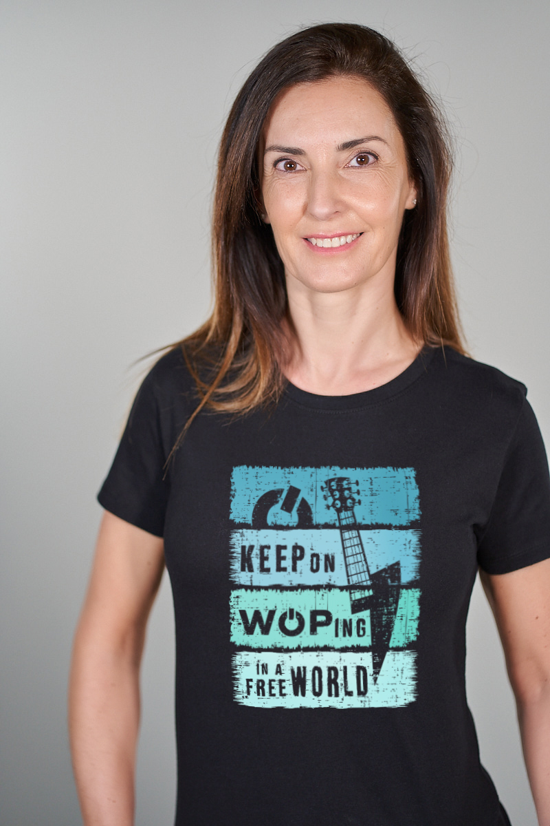 Camiseta 'Keep on WOPing in a free world' Mujer - Imagen 2